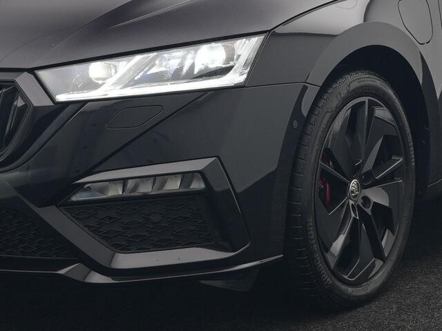 Skoda OCTAVIA 1.4 TSI RS iV Plug In Hybrid 245pk Dealer O.H. PHEV | Panodak | Head Up | Adaptive Cruise | Apple Carplay | Canton Audio | Crystal LED | RS Sportstoelen Verwarmd | Keyless | Front & Lane Assist | Sportstuur Verwarmd | Navigatie | DAB |