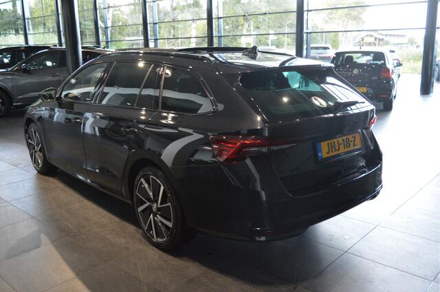 Skoda OCTAVIA Combi 2.0 TDI Sportline navi pano camera head up 18 inch 150 pk !!