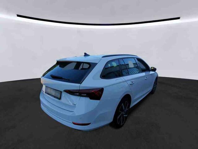 Skoda OCTAVIA Combi 1.4 TSI iV 204pk PHEV Business Edition / Trekhaak / Smart Link / Camera / Massage