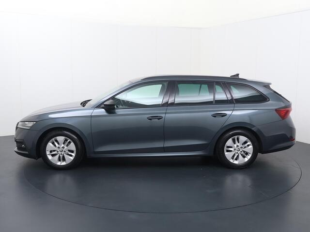 Skoda OCTAVIA Combi 1.0 TSI Sport Business | 110 PK | Trekhaak wegklapbaar | Navigatie | Cruise controle | PDC achter | ECC |