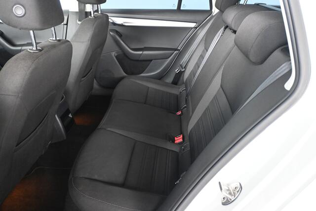 Skoda OCTAVIA Combi 2.0 TDI Greentech Style Automaat Clima Navigatie Panoramadak Dealer Onderhouden! Inruil mogelijk