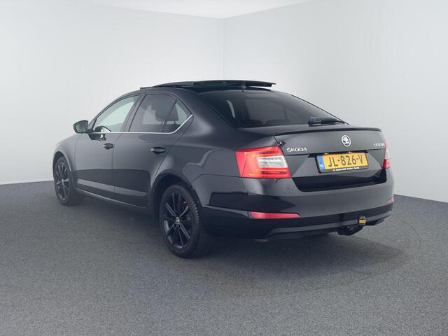 Skoda OCTAVIA 1.4 TSI Greentech Style Businessline | Pano | Camera | Canton | Trekhaak | Carplay |