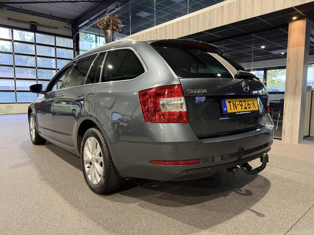 Skoda OCTAVIA Combi 1.0 TSI Greentech Ambition Business Navigatie | Apple Carplay | Trekhaak | Nette auto