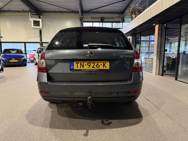 Skoda OCTAVIA Combi 1.0 TSI Greentech Ambition Business Navigatie | Apple Carplay | Trekhaak | Nette auto