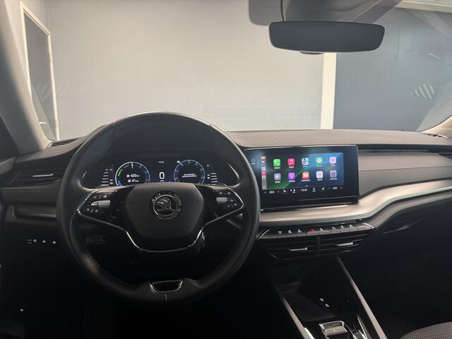 Skoda OCTAVIA Combi 1.4 Stoelverwarming/Parkeersensoren/Trekhaak