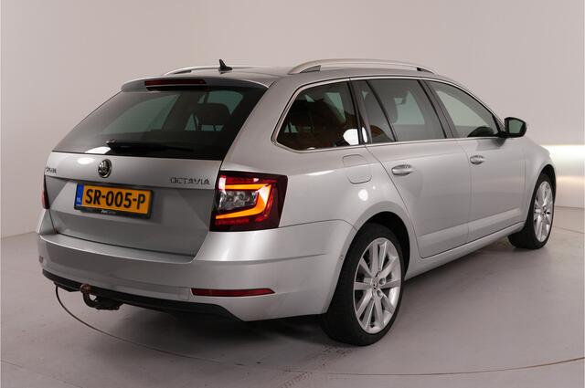 Skoda OCTAVIA Combi 1.5 TSI Greentech Style | Trekhaak | Panorama | Leder | Lane | Adapief | Led