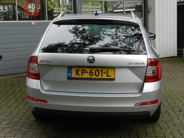 Skoda OCTAVIA Combi 1.0 TSI 116PK Automaat Ambition Business Navi Half leer Dubbel panodak