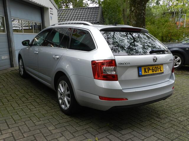 Skoda OCTAVIA Combi 1.0 TSI 116PK Automaat Ambition Business Navi Half leer Dubbel panodak