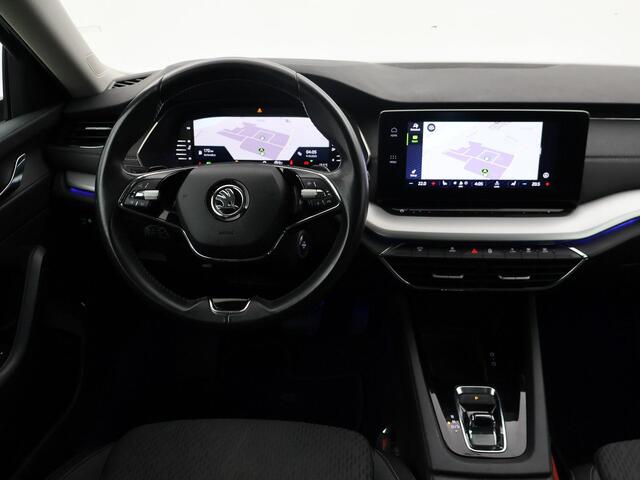Skoda OCTAVIA Combi 1.5 e-TSI AUT. + 18 INCH | ADAPTIVE CRUISE | LED | VIRTUAL COCKPIT | SFEERVERLICHTING | CAMERA | CARPLAY | STOELVERW.