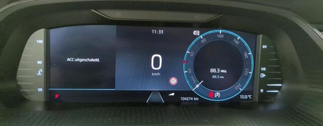 Skoda OCTAVIA Combi 1.0 e-TSI Automaat Business Edition Plus Navigatie Panoramadak Trekhaak Camera Carplay Keyless Stoel + Stuur verwarming 18 Inch Velgen Getint Glas NL Auto Alcantara 1/2 Leder NL Auto 1e Eigenaar