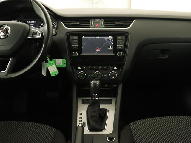 Skoda OCTAVIA 1.0 TSI Ambition | 1e eigenaar | Stoelverwarming | Trekhaak | Verwarmde voorruit | DAB | Navigatie | Parkeerhulp | Climate control | Cruise control | Getint glas