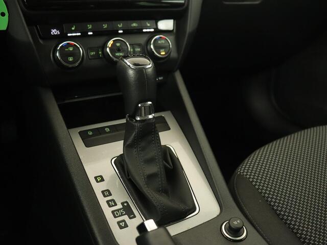 Skoda OCTAVIA 1.0 TSI Ambition | 1e eigenaar | Stoelverwarming | Trekhaak | Verwarmde voorruit | DAB | Navigatie | Parkeerhulp | Climate control | Cruise control | Getint glas