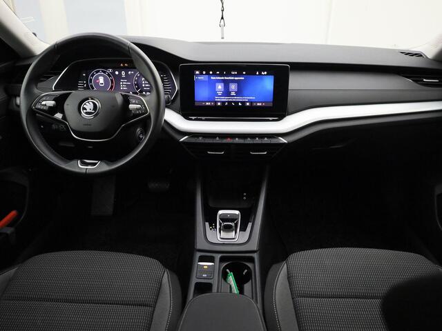 Skoda OCTAVIA Combi 1.5TSI/115PK MHEV Business Edition Plus DSG · Apple/Android Car Play · Trekhaak · Camera + Parkeersensoren · Garantie t/m 29-09-2028 of 100.000km