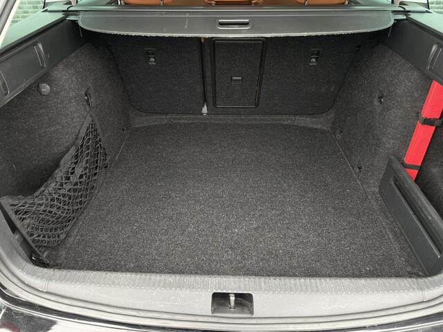 Skoda OCTAVIA Combi 1.0 TSI Greentech Ambition Business | Trekhaak | Leder | Navi | Climate