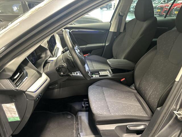 Skoda OCTAVIA Combi 1.0 e-TSI 110pk DSG Business Edition Plus · Apple/Android Car Play · Navigatie · Dodehoek Detectie · Elek. Achterklep · P-Sensoren · Getint Glas · 17'' Inch · Garantie t/m 27-07-2027 of 100.000km