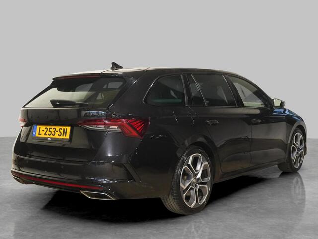 Skoda OCTAVIA Combi 2.0 TSI RS 245 Business | Pano | Trekhaak