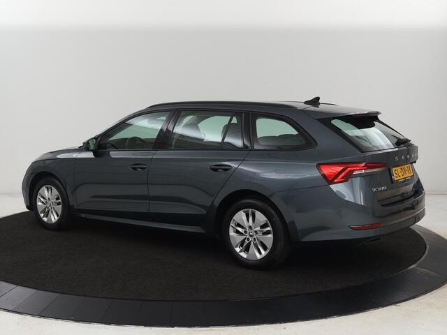 Skoda OCTAVIA 1.0 e-TSI Business Edition | Trekhaak | Adaptive cruise | Carplay | Navigatie | Stuurverwarming | Parkeerhulp | Digital Cockpit | Full LED