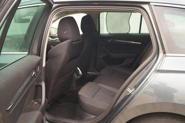 Skoda OCTAVIA Combi 1.0 TSI Business Edition Plus -NAVI-LED-ECC-