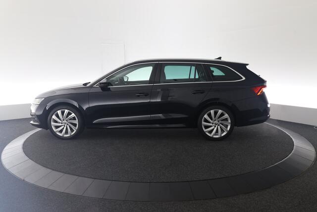 Skoda OCTAVIA Combi 1.5 TSI First Edition | Trekhaak | Pano | Stoelverwarming