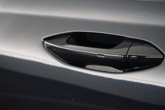 Skoda OCTAVIA Combi 1.5 TSI First Edition | Trekhaak | Pano | Stoelverwarming