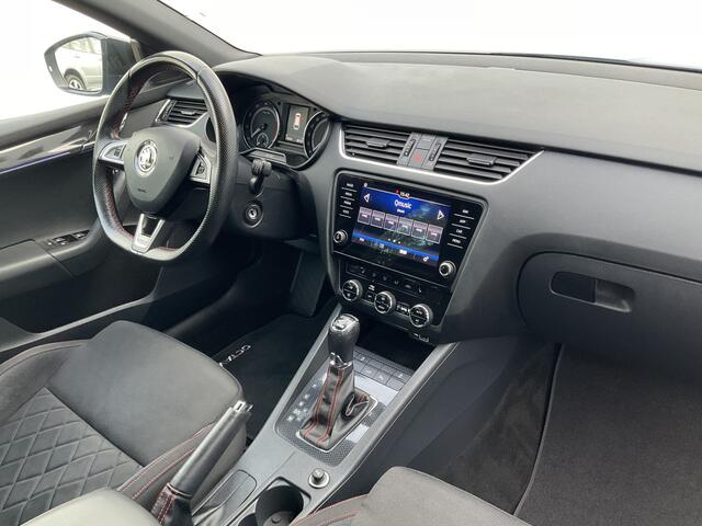 Skoda OCTAVIA Combi 2.0 TSI RS 245PK Sportzetels Nav/Cam Carplay Stoelverw Elek.Klep Race-Blue Voll.Onderhouden!