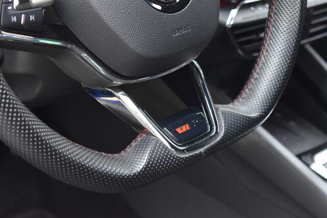 Skoda OCTAVIA Combi 1.4 TSI RS iV PHEV Business Navigatie | Canton-Audio | Stuur/Stoelverwarming | Elektrische achterklep | 12 mnd BOVAG garantie | Whatsapp 06-53188999