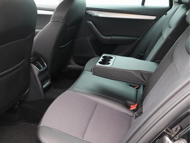 Skoda OCTAVIA Combi 1.5 TSI Greentech Business Edition/ automtaat/ trekhaak!