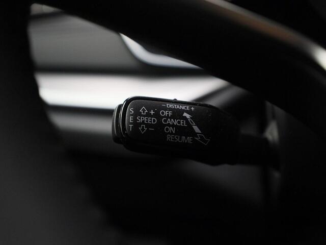 Skoda OCTAVIA Combi 1.5eTSI/150PK MHEV Selection DSG · Camera + Parkeersensoren · Stoel-/stuurverwarming · Trekhaak · Garantie tot januari 2027