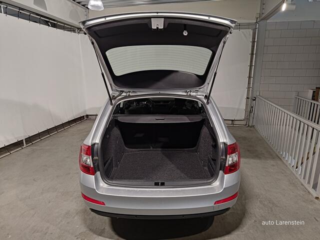 Skoda OCTAVIA Combi TSI 116pk Greentech Ambition Style Business 85kw Navi / Cruise C./ Clima / PDC DAB / WiFi