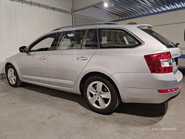 Skoda OCTAVIA Combi TSI 116pk Greentech Ambition Style Business 85kw Navi / Cruise C./ Clima / PDC DAB / WiFi