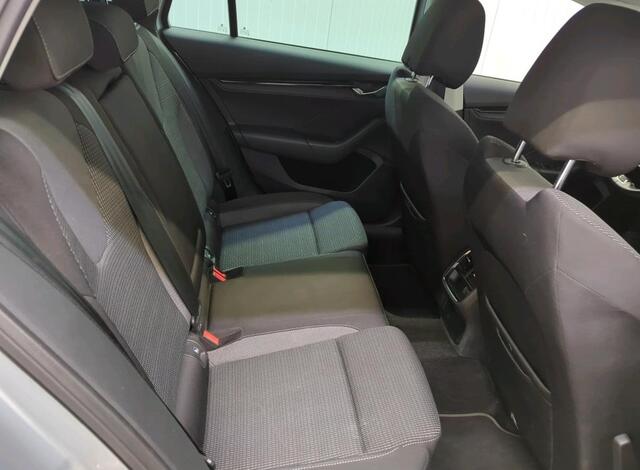 Skoda OCTAVIA Combi 1.0 e-TSI DSG Business Edition Navigatie Panoramdak Keyless Carplay 17 Inch Velgen ACC Dab Led Koplampen Extra Getint Glas NL Auto