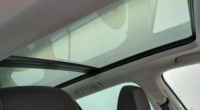 Skoda OCTAVIA Combi 1.0 e-TSI DSG Business Edition Navigatie Panoramdak Keyless Carplay 17 Inch Velgen ACC Dab Led Koplampen Extra Getint Glas NL Auto