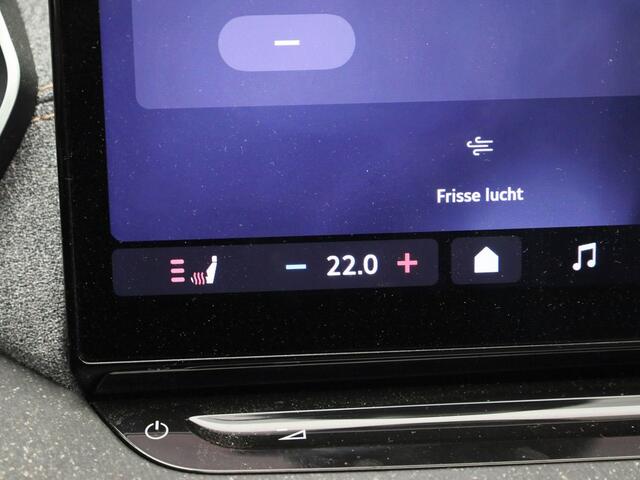 Skoda OCTAVIA Combi 1.5TSI/150PK MHEV FL Selection DSG · Panoramadak · Navigatie · Zittingen- & stuurverwarming · Apple/Android Car Play · Garantie tot februari 2029 of 60000km