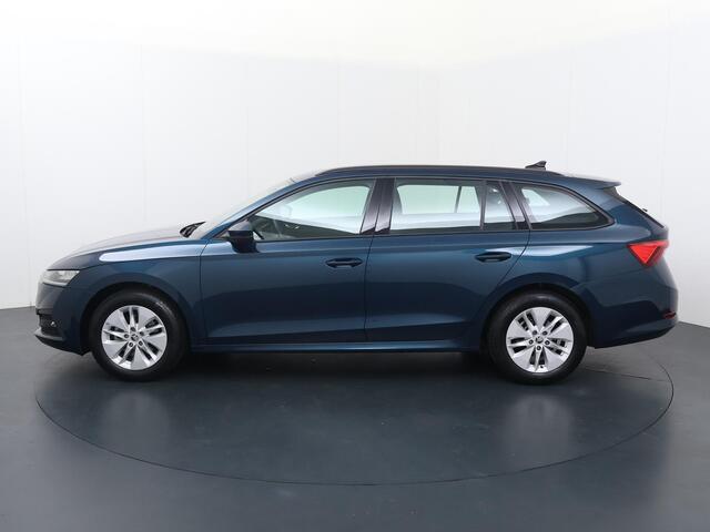 Skoda OCTAVIA Combi 1.0 e-TSI Ambition | 110 PK | Automaat | Trekhaak wegklapbaar | Navigatiesysteem |