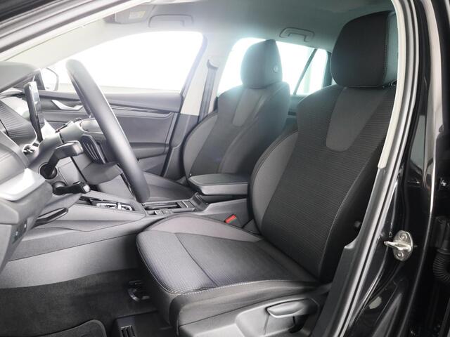 Skoda OCTAVIA Combi 1.5 TSI MHEV Business Edition 115 pk DSG | Verlengde garantie | Navigatie | Trekhaak (wegklapbaar) | Parkeersensoren | Achteruitrijcamera | Stoelverwarming |