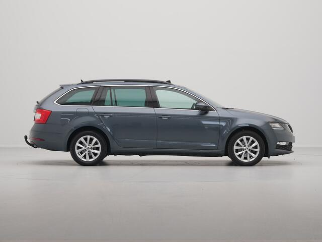 Skoda OCTAVIA Combi 1.5 TSI 150pk DSG Greentech Business Edition Panorama Trekhaak Stoelverwarming Carplay