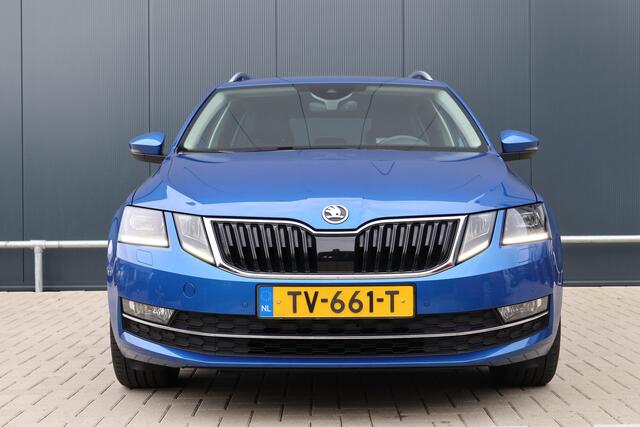 Skoda OCTAVIA Combi 1.0 TSI Greentech Style Business Automaat | Camera | Leer / Alcantara | Stoelverwarming | Trekhaak | 18 Inch | Adaptieve Cruise Control | Canton