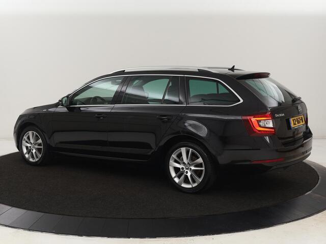 Skoda OCTAVIA 1.6 TDI Greentech Clever Edition | Automaat | Carplay | Stoelverwarming | Navigatie | Cruise control | Climate control | Half leder