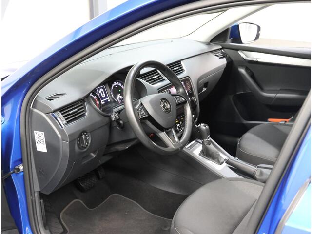 Skoda OCTAVIA 150PK TSI Business Edition | 1ste eigenaar | AUTOMAAT | AppleCarPlay/AndroidAuto | Armsteun | Camera | Cruise Control | Navigatie | Stoelverwarming | Privacy Glass | Climate Control | Isofix | Trekhaak |