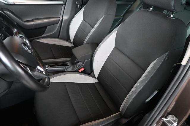 Skoda OCTAVIA Combi 1.2 TSI Greentech Ambition Businessline Automaat Navigatie Rijklaarprijs Inruil Mogelijk!