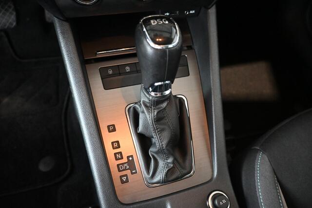 Skoda OCTAVIA Combi 1.2 TSI Greentech Ambition Businessline Automaat Navigatie Rijklaarprijs Inruil Mogelijk!