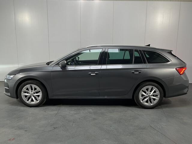 Skoda OCTAVIA Combi 1.5 TSI MHEV Business Edition / AUTOMAAT / GARANTIE TM 10-2028/ TREKHAAK / PARKEERSENS. V+A/ CAMERA / SFEERVERLICHTING / SMART LINK