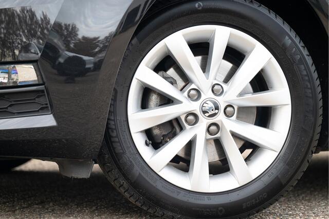 Skoda OCTAVIA Combi 1.0 TSI Greentech Business Edition | Navi | Apple CarPlay | Stoelverw. | Cruise | Clima |