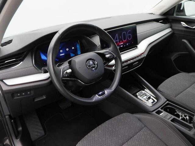 Skoda OCTAVIA Combi 1.0 e-TSI Business Edition Plus 110 Pk Automaat | Digitaal Dashboard | Adaptive Cruise | Trekhaak | CarPlay | Parkeersensoren | Navigatiesysteem| LED | 17 Inch | 57.051 Km