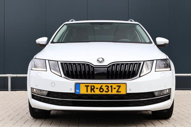 Skoda OCTAVIA Combi 1.0 TSI Greentech Style Business Automaat | Stoelverwarming | Trekhaak | 18 Inch | Camera | LED | Canton