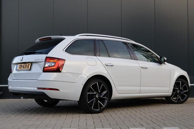 Skoda OCTAVIA Combi 1.0 TSI Greentech Style Business Automaat | Stoelverwarming | Trekhaak | 18 Inch | Camera | LED | Canton