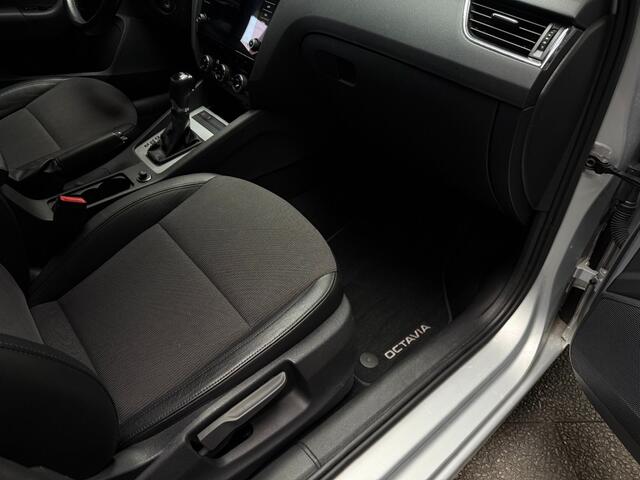 Skoda OCTAVIA Combi 1.5 TSi 150 Pk Automaat Business Edition Climate Controle trekhaak Navigatie Stoelverwarming