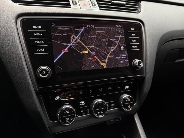 Skoda OCTAVIA Combi 1.5 TSi 150 Pk Automaat Business Edition Climate Controle trekhaak Navigatie Stoelverwarming