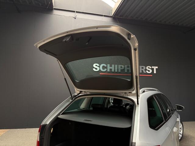 Skoda OCTAVIA Combi 1.5 TSi 150 Pk Automaat Business Edition Climate Controle trekhaak Navigatie Stoelverwarming