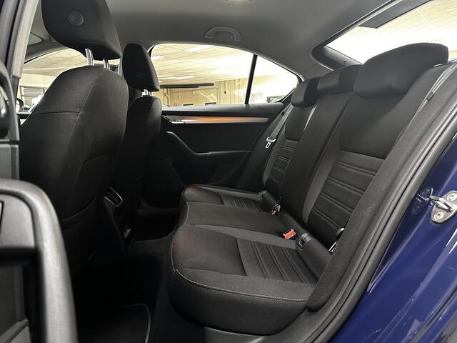 Skoda OCTAVIA 1.0 TSI Greentech Ambition Business /D-Riem Verv. 199.000KM! /Trekhaak /Apple + Android /Navi /Climat /Cruise /Elek. pakket /Bluetooth /Regensensor /Isofix /16"LMV /PDC /Mistlampen.